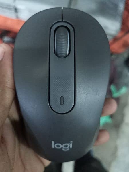 Logitech  MX Master 3 Multi Device  Bluetooth Mouse Rechargable 11