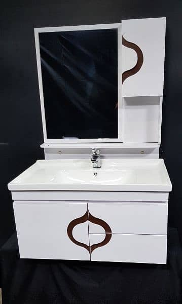 Brand new vanity and accessories. 12