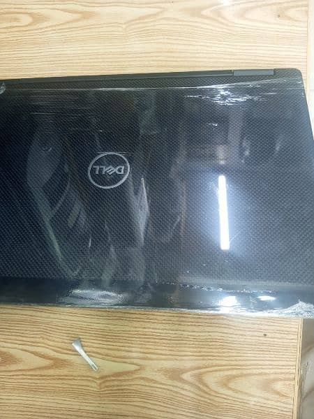 Dell Precision 7530 Workstation Laptop (4 GB Nvidia Graphics) 0