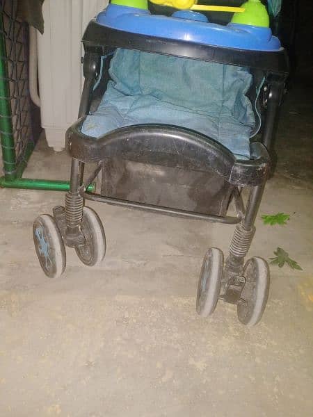 superp condition no damage . strong wheel and toys fit. bht kam use h 3