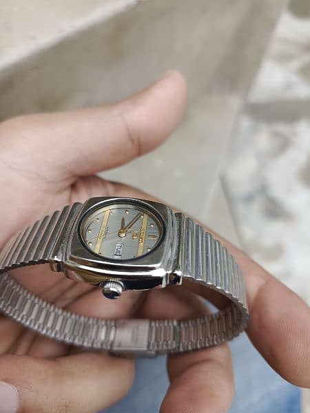 Branded watch for women 1