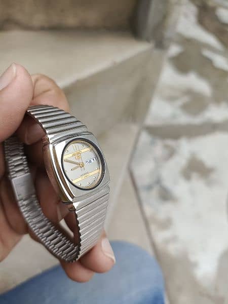Branded watch for women 3