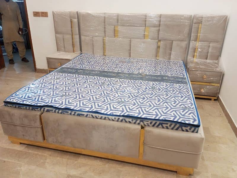 bed with 2 side tables & dressing 03002280913 13