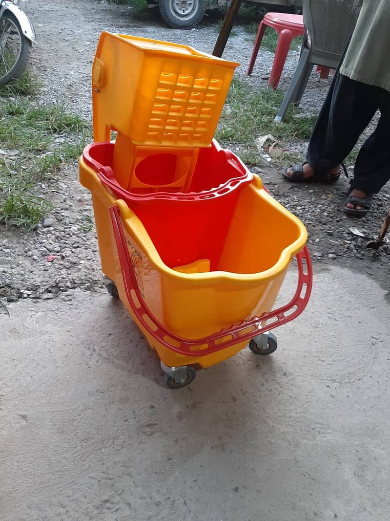 Double bucket mop trolley 10