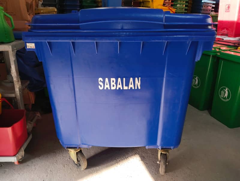 dustbin/dumpster 660 liter and 1100 liter available in stock 1