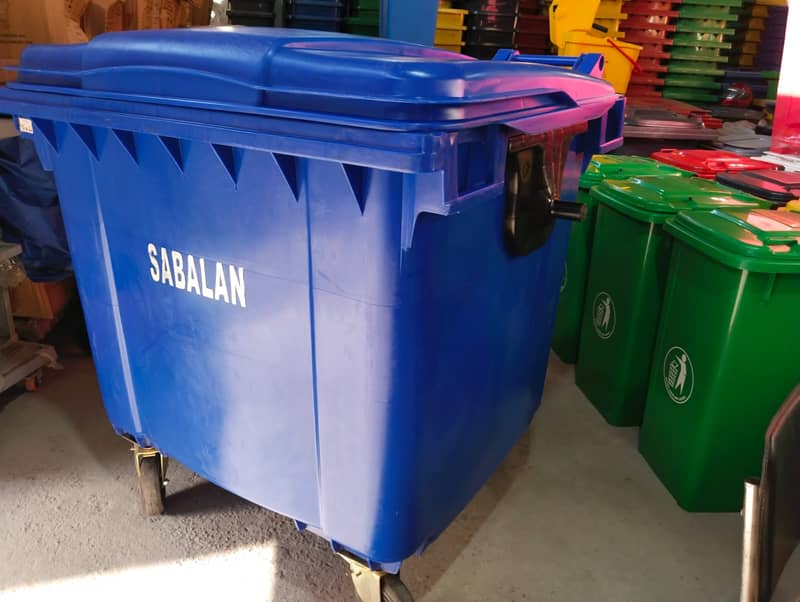 dustbin/dumpster 660 liter and 1100 liter available in stock 2