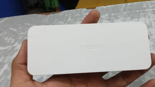 DLINK 8 PORT MEGABIT SWITCH (100)