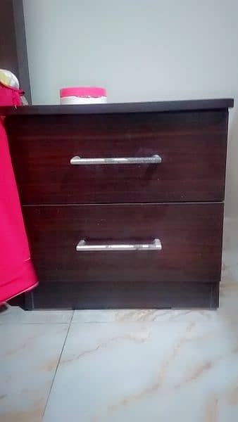 slightly used master bedroom set in excellent condition 3