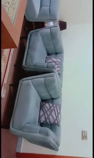 for sale 5 seater sofa new condition 2