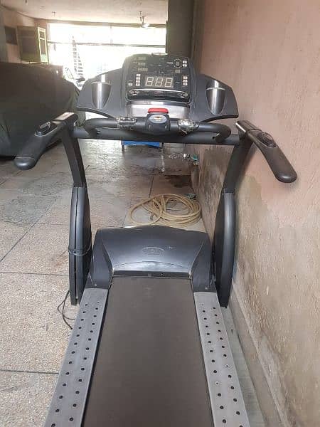 Used Commercial Treadmill 4 sale in excellent condition 2