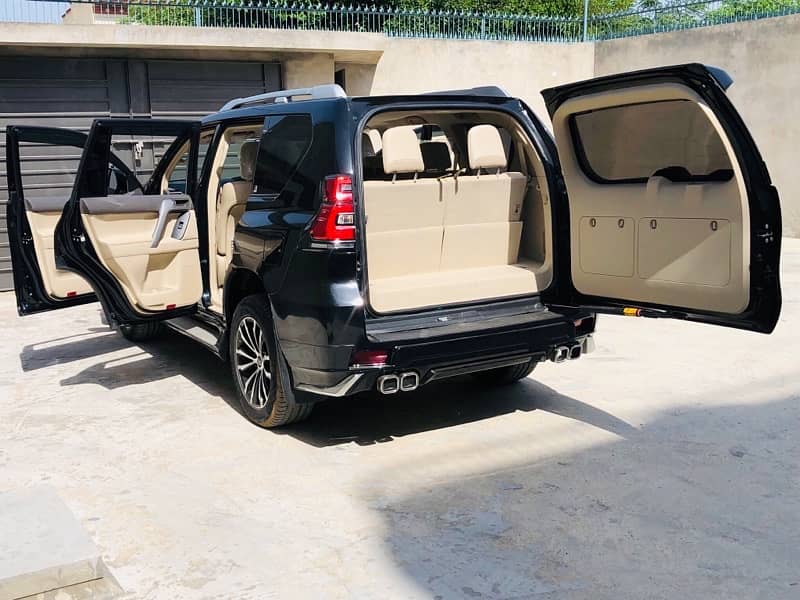 PRADO TXL 7 SEATER / SUNROOF 3