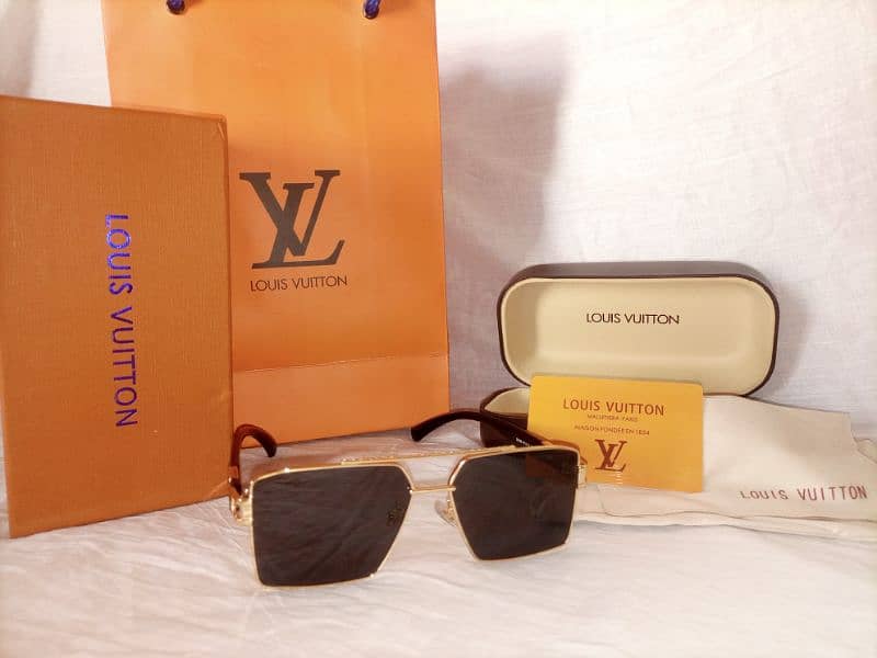 Louis Vuitton VV Black Sunglasses 0