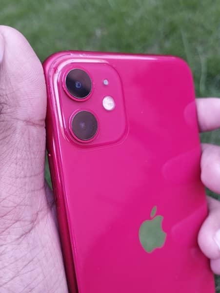 i phone 11 (red edition) 3