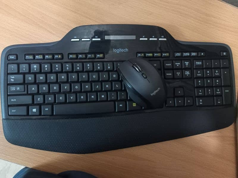 Logitech Wireless Keyboard Mouse Combo 1