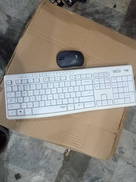Logitech Wireless Keyboard Mouse Combo 5