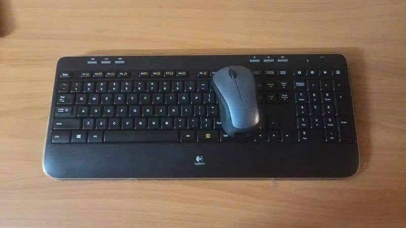 Logitech Wireless Keyboard Mouse Combo 9