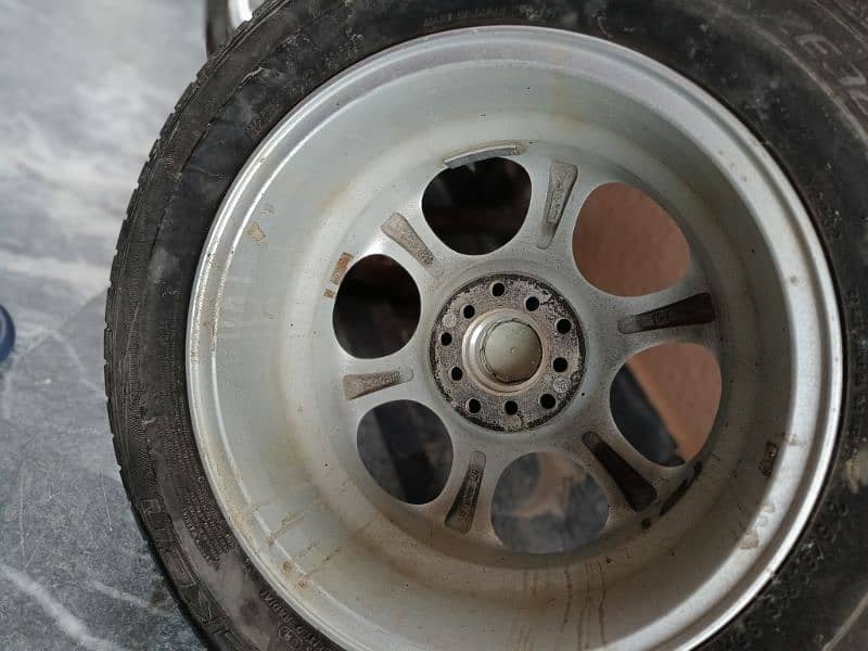 3 allow rim with tyres 16'' Size 4