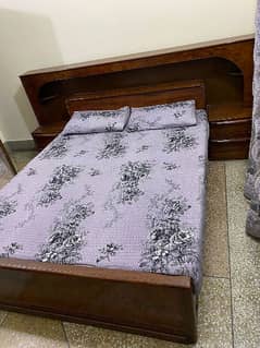 bed set with 4 chairs
