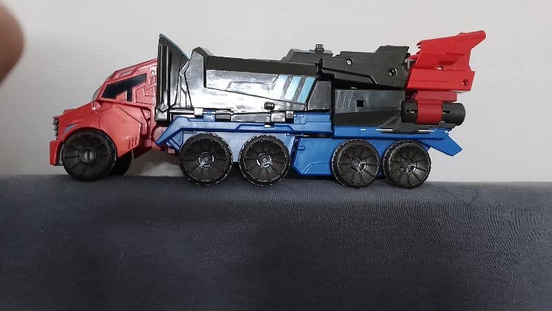 Transformers Robots and disguise Optimus Prime Action figure 1