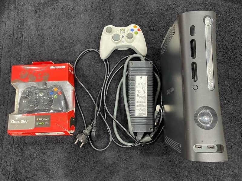 Xbox 360 jail break with 2 controllers and all accessories 1
