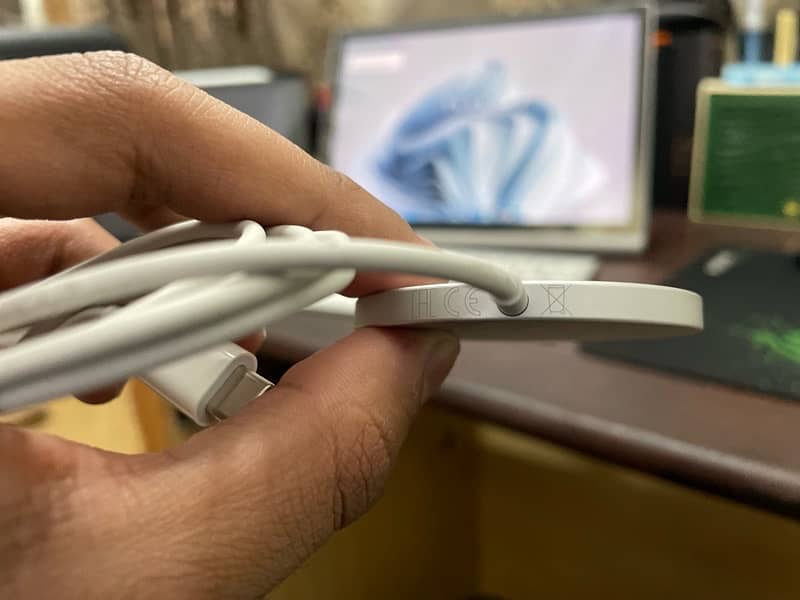 Original MagSafe for iphones used only 3 days 1