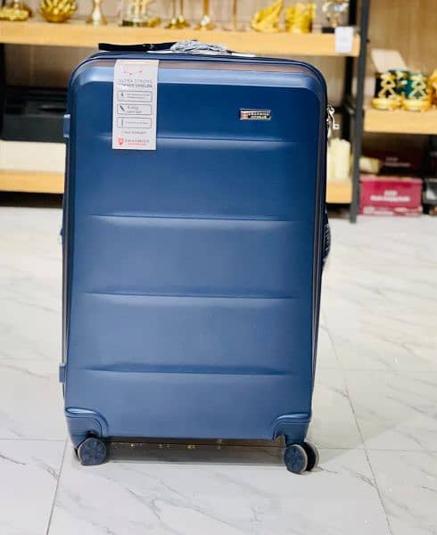 Travel bags3pice/Luggage /With 4 Spinner Wheels

3 piece set  20+24+28 9