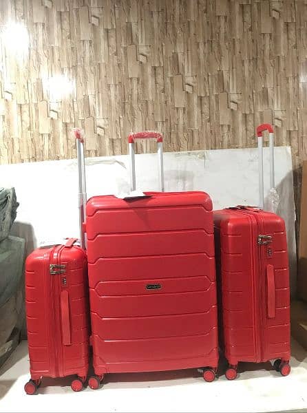 Travel bags3pice/Luggage /With 4 Spinner Wheels

3 piece set  20+24+28 12