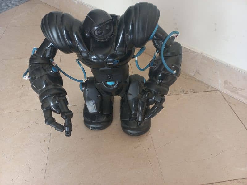 Robot , Works With Remote And Mobile App. , Minor Fault 6