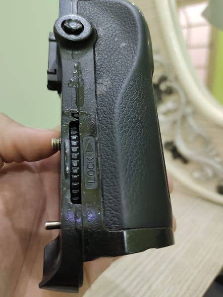 Nikon D800 / D800E Battery Grip MB-D12 Battery Holder 12