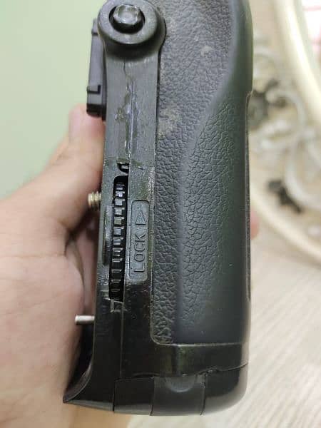 Nikon D800 / D800E Battery Grip MB-D12 Battery Holder 13