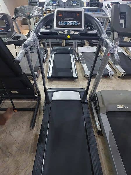 Treadmills/ Running Machine 0321/18/22/576 4