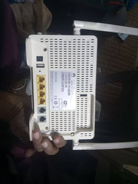 Fiber Huawai Tplink router Tenda baylan tplink giga 16 24 port switch 17