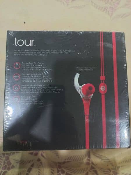 Original BRATS handfree by Dr. dre  (sealed pack from company ) 2