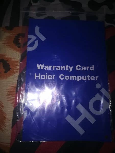 Haier laptop 215GB. . Original charger+ 2 batreas. bt chalta direct ha 8