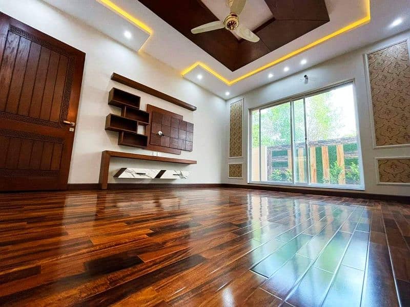 laminate Wood Floors, Fluted panel, artificial grass, vinyl floor. 5