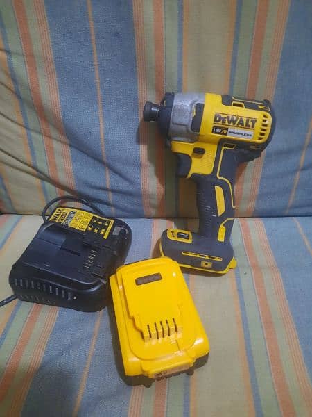 20V MAX* XR Brushless Cordless 3-Speed 1/2 in. Hammer Drill/Driver Kit 5