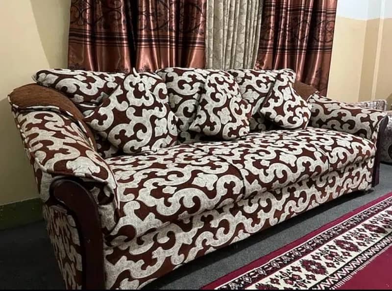 5 sitter original sheeshim sofa in best condition. 0