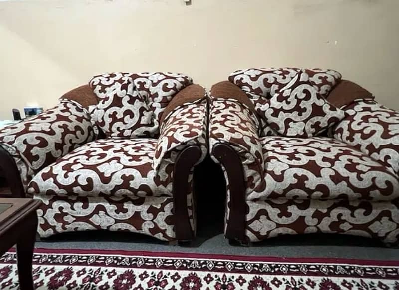 5 sitter original sheeshim sofa in best condition. 3