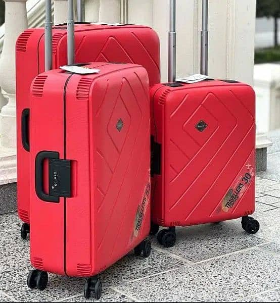 Travel bags3pice/Luggage /With 4 Spinner Wheels

3 piece set  20+24+28 3