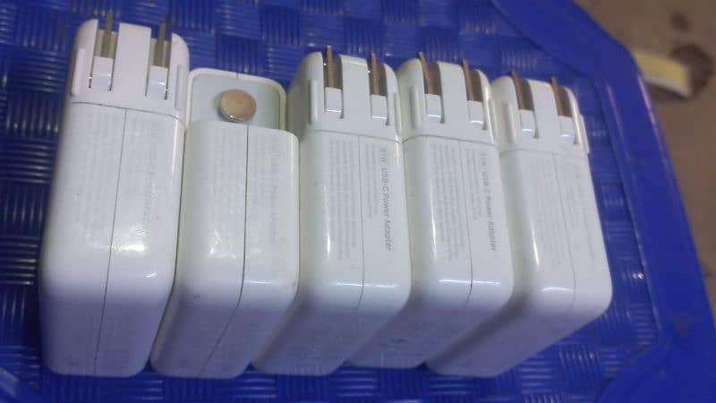 Apple 61watt M1 chip PD charger 1