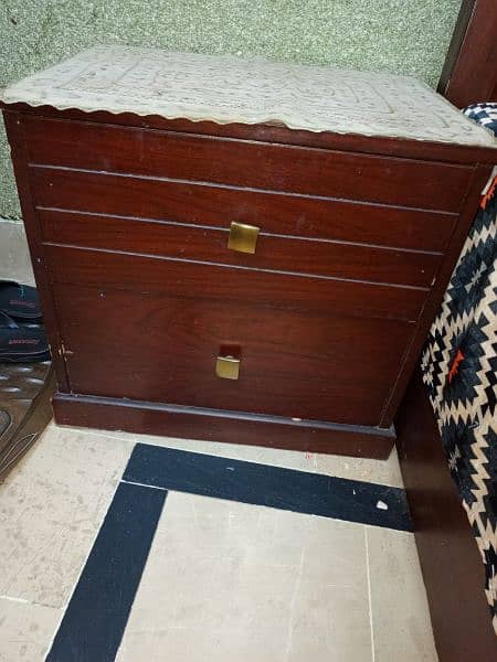 Wooden Bed without mattress  well maintained 5
