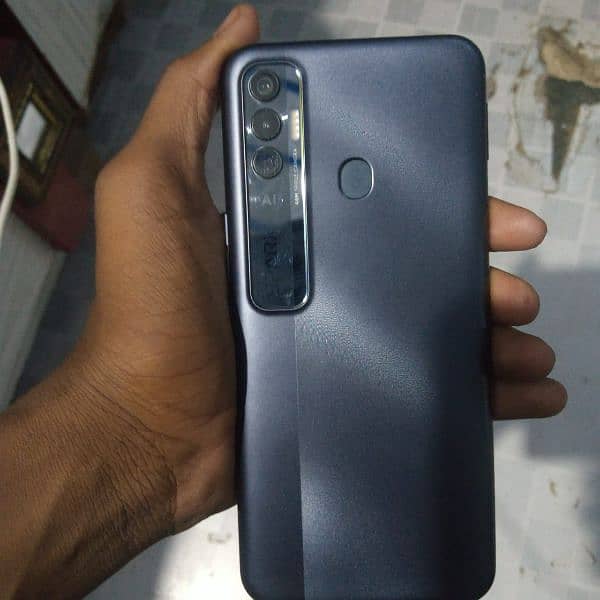 Tecno Spark 7 pro 4