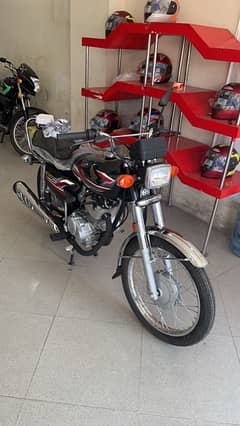 Honda 125g new bike and new condition only 1948km use hain bike