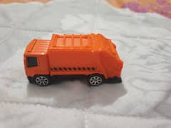 Maisto Garbage Truck Orange 0