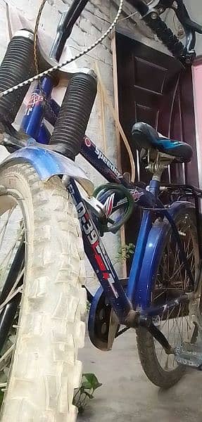 Royal blue speeder Bicycle in good condition 2