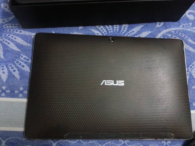 Asus Transformers TF101g Android Tablet with keyboard 10.1 inch 12