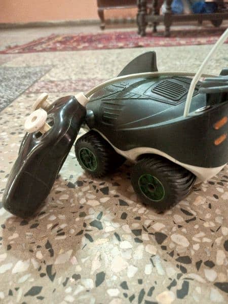 Car with Remote (shark) 1