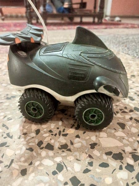 Car with Remote (shark) 2