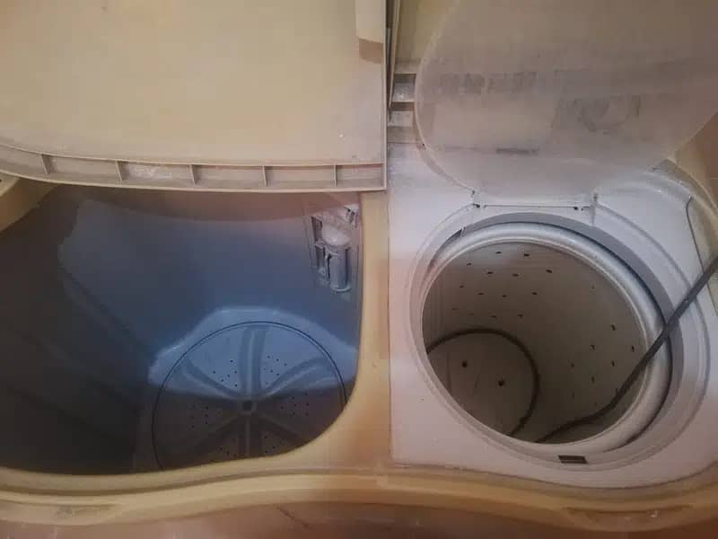 Haier Semi Automatic Twin Tub Washing Machine hwm80-113s 3