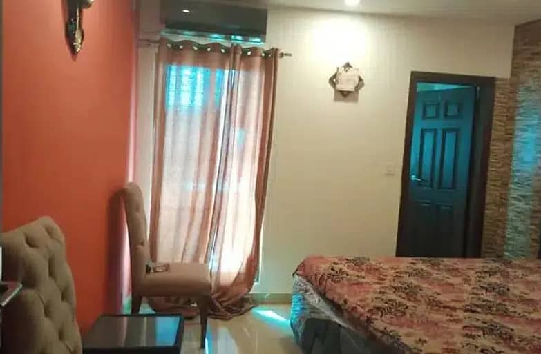 bahria flat appartment for sharing  females girls only 0